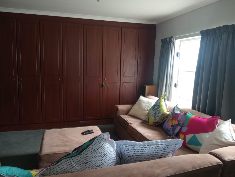 5 Bedroom Property for Sale in Jeffreys Bay Central Eastern Cape